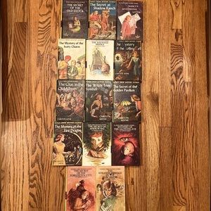 16 Hardcover Vintage Nancy Drew Books